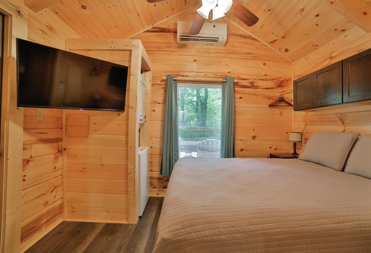 Thomas Cabin Forest Tiny Cabin With Hot Tub Chattanooga Extérieur photo