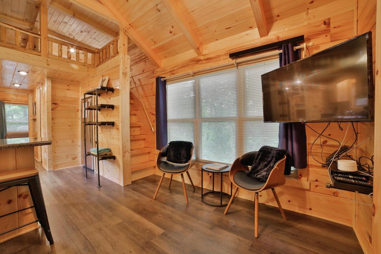 Thomas Cabin Forest Tiny Cabin With Hot Tub Chattanooga Extérieur photo