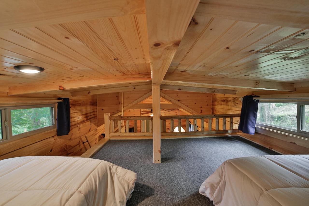 Thomas Cabin Forest Tiny Cabin With Hot Tub Chattanooga Extérieur photo