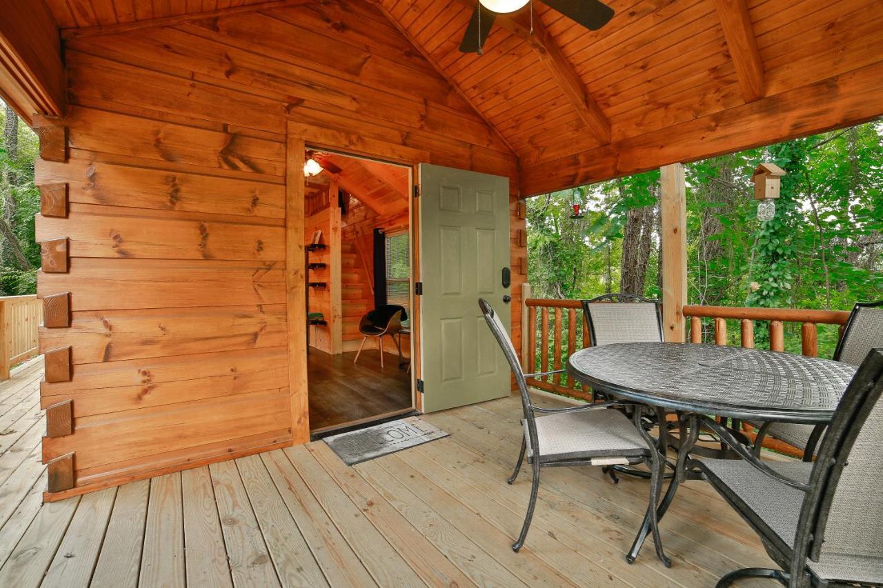 Thomas Cabin Forest Tiny Cabin With Hot Tub Chattanooga Extérieur photo