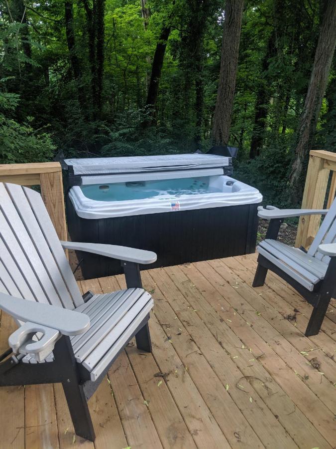 Thomas Cabin Forest Tiny Cabin With Hot Tub Chattanooga Extérieur photo