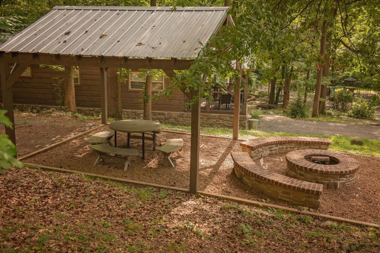 Thomas Cabin Forest Tiny Cabin With Hot Tub Chattanooga Extérieur photo